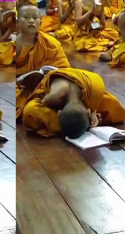 دانلود کلیپ خنده دار خواب رفتن طلبه بودایی 